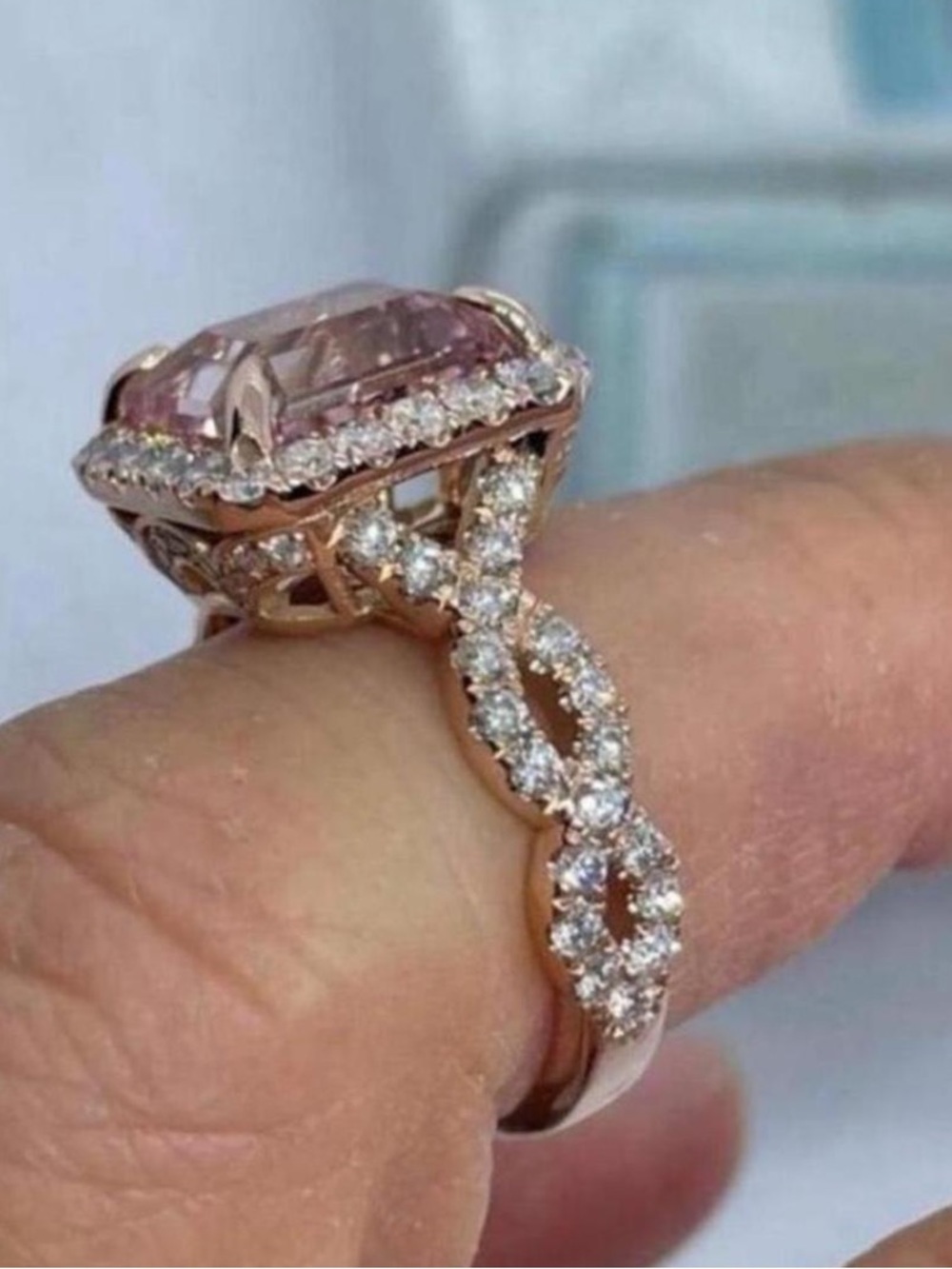 Rose gold ring - Picture 2 of 3